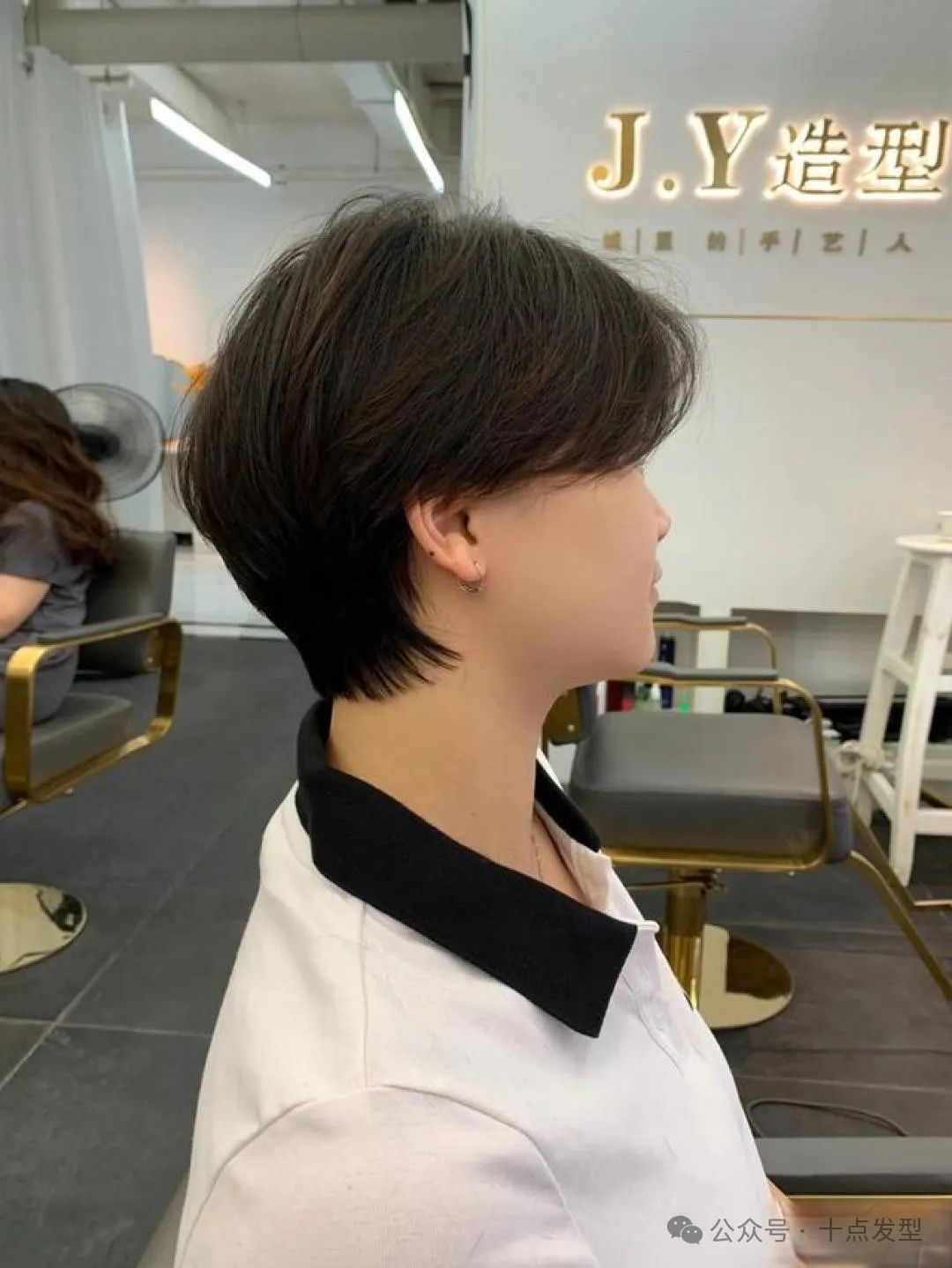夏季女生短发指南:根据脸型选发型,显瘦打理技巧全解析